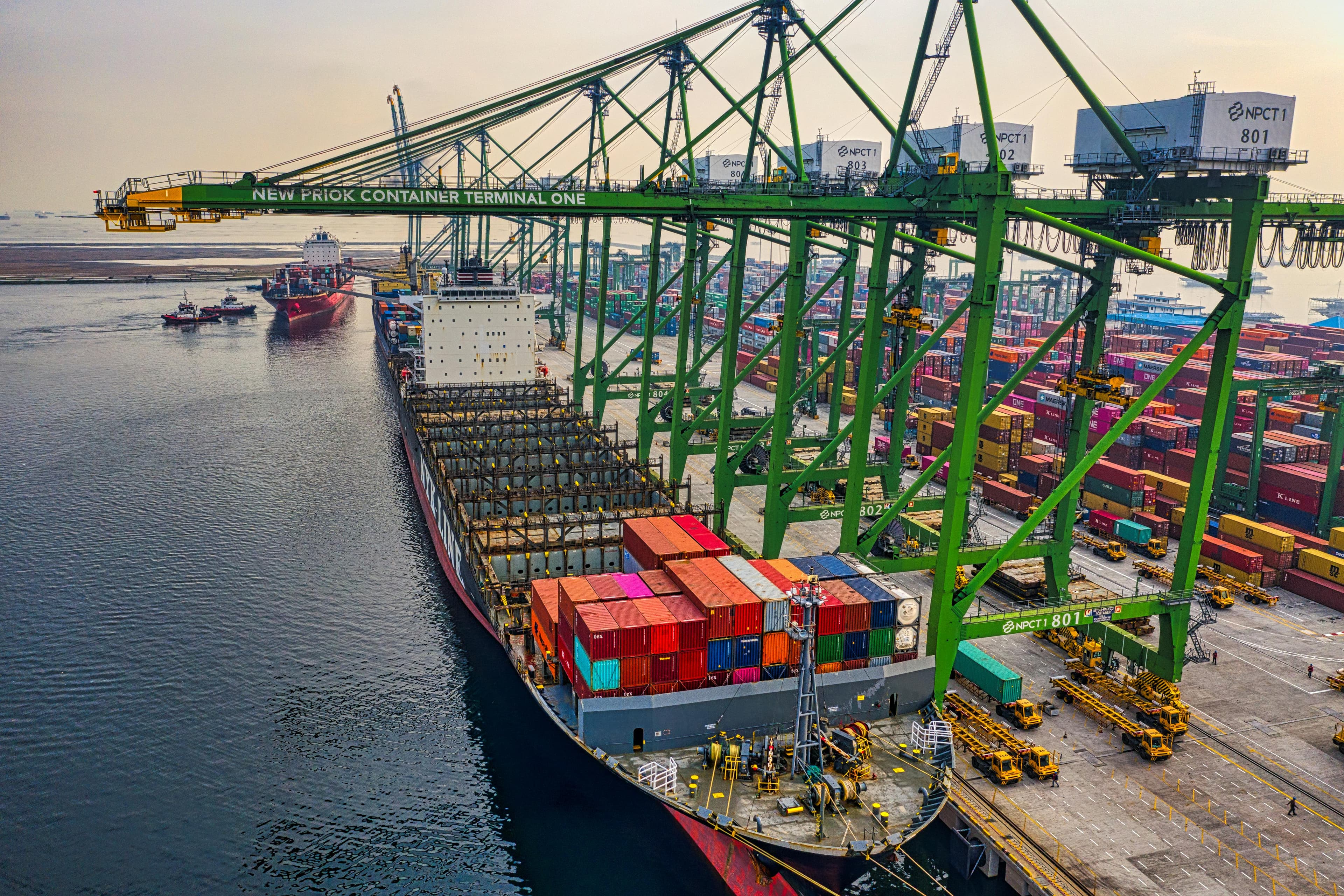Crane loading containers